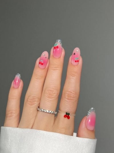 blush nails unghie ciliegie